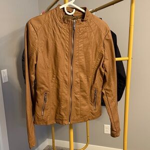 🤩🤎NWOT WOMEN’s Faux Leather  Jacket medium